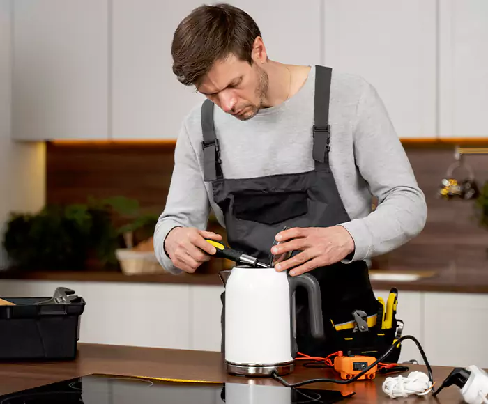 Skilled Blender Technicians: Your Small Appliance Repair Experts for Waltham, MA