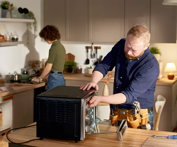 Top-Rated Oven Specialists: Your Certified Oven Repair Technician Crew in Waltham, MA